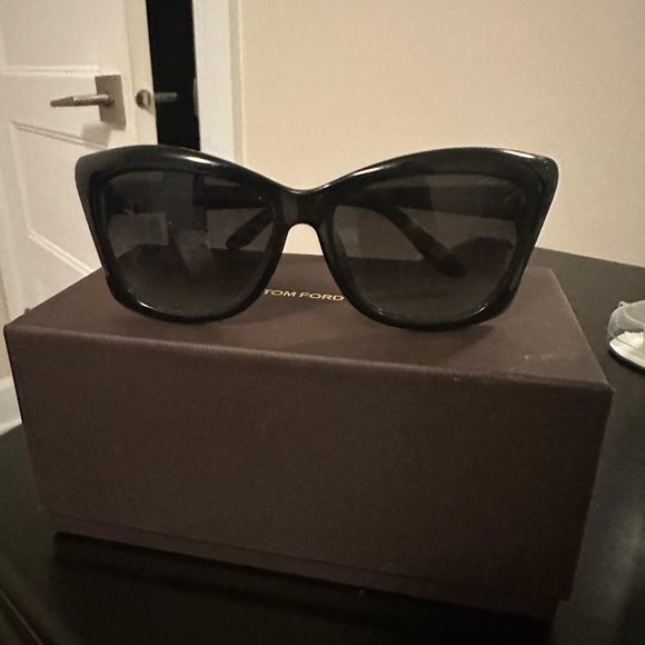 Tom ford ladies sunglasses - Picture 2 of 8